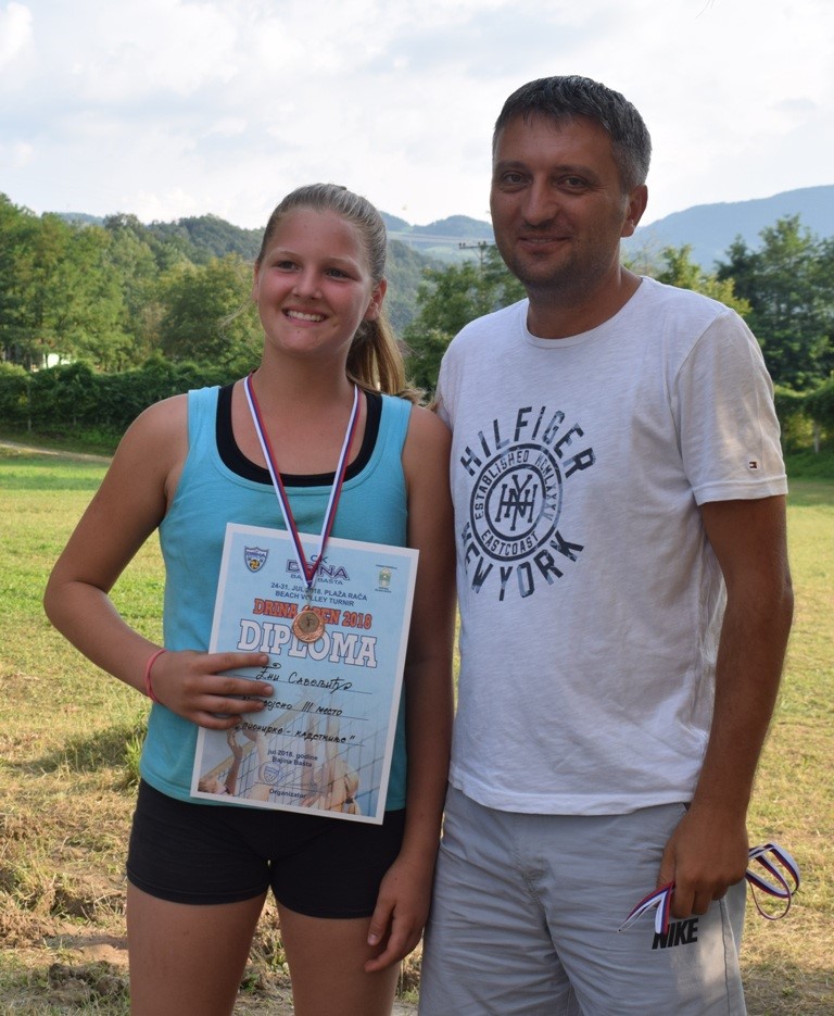 Одбојкашки турнир спонзорисала је фирма Трговина Лазић из Бајине Баште