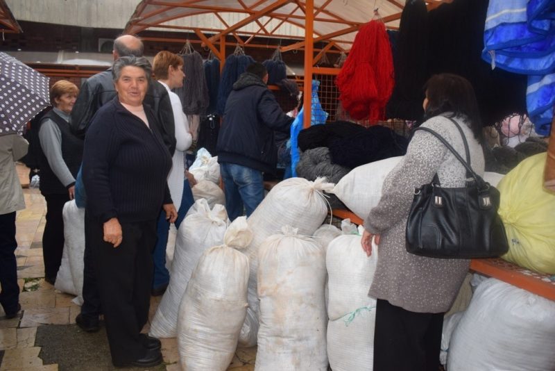 Детаљ са откупа вуне на бајинобаштанској пијаци
