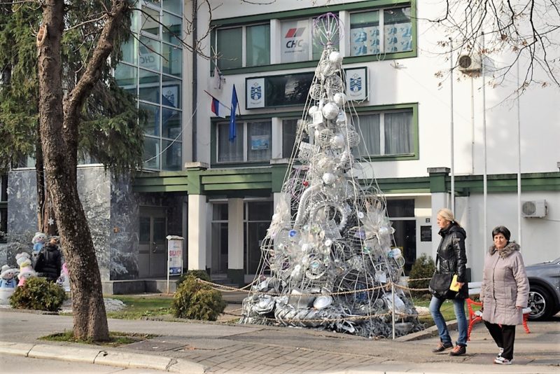 ПОчело украшавање града