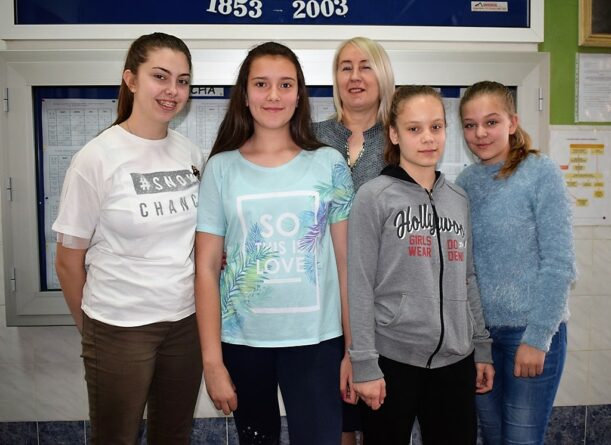 Предстаници ОШ Рајак Павићевић који иду на републичко такмичење из српског језика