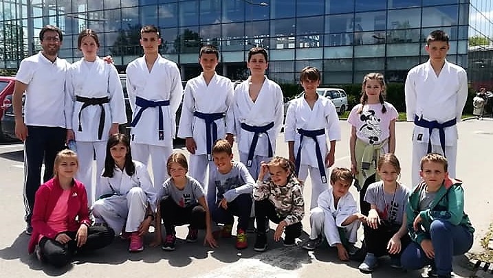 Каратисти Таре