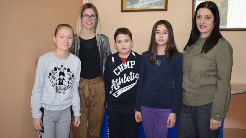 Такмичење - Најбољи из ОШ "Свети Сава" са својим наставницима - менторима