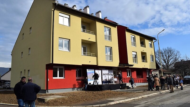 Стамбена зграда за избелице у Бајиној Башти са 20 станова