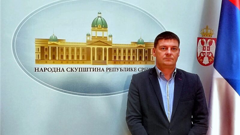 Народни посланик Младен Лукић