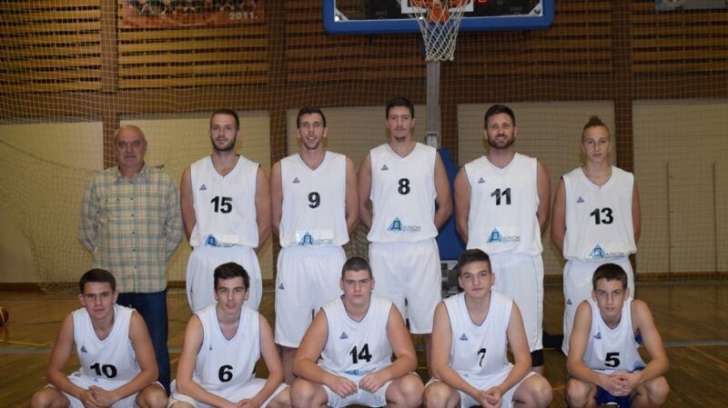 Екипа КК Студент са додсадашњим првим тренером Арсеновићем