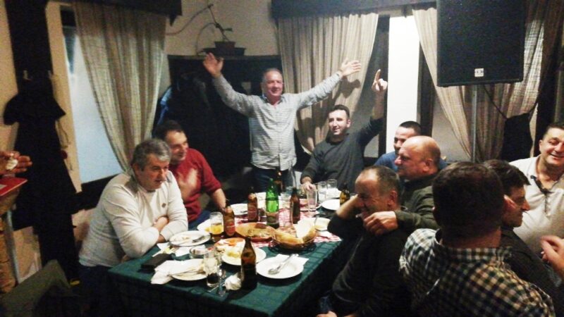 Bilo je veselo na lovackjoj zabavi (1)