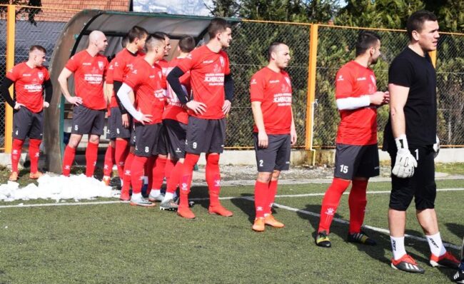 Фудбалери Слоге пред почетак утакмице са ФАП-ом