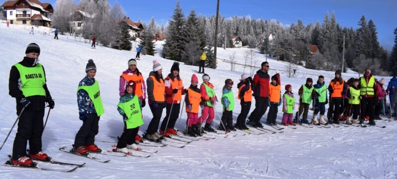 Napredna grupa skijasa