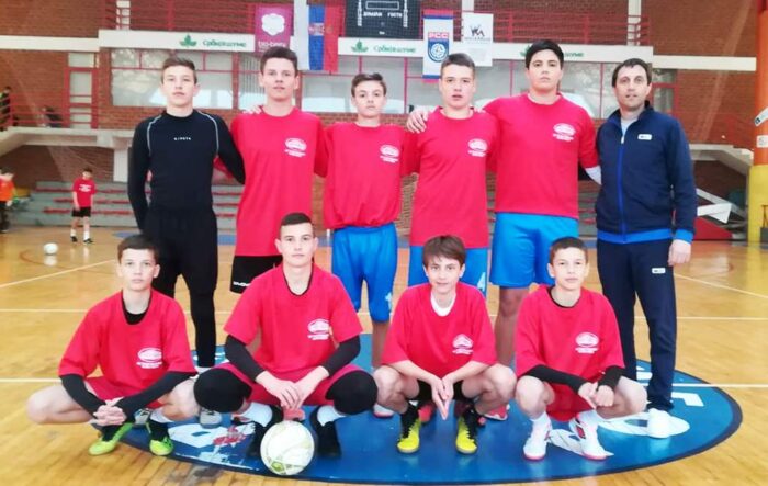 Ekipa OS Rajak Pavicevic sa trenerom Draganom Radovanovicem