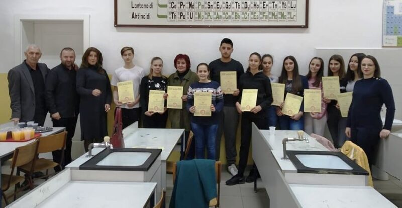 Najbolji ucenici na takmicenju iz hemije