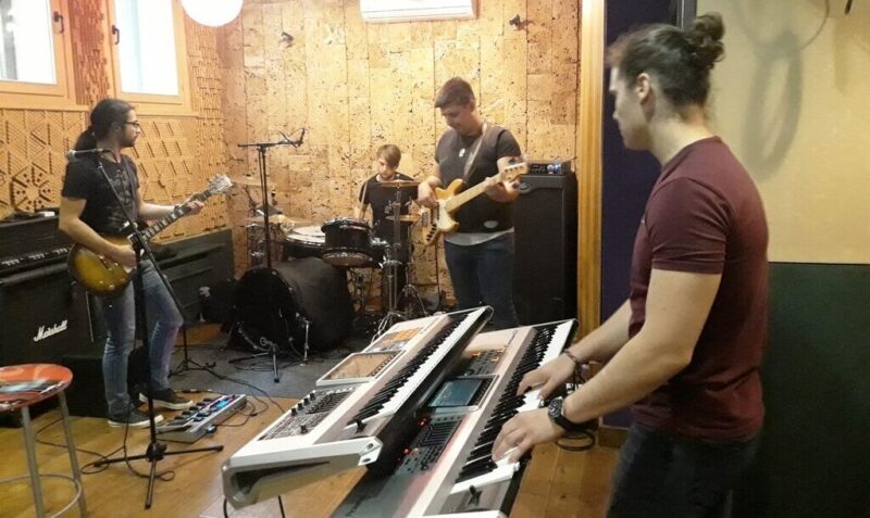 Detalj sa probe novog benda Aleksandra Djunisijevica