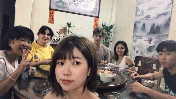 Вечера у кући Lie Yongwen