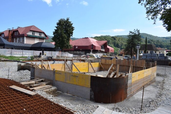 Контуре реконструисаног Трга све уочљивије