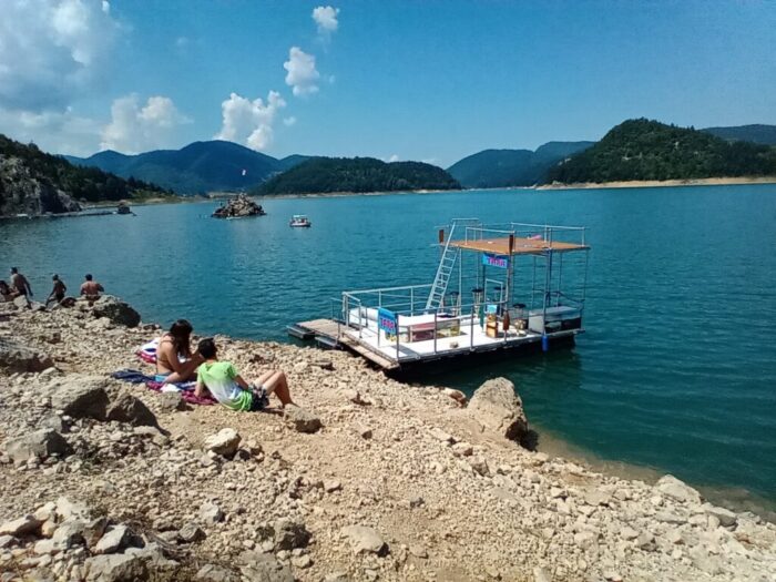 Заовинско језеро на Тари