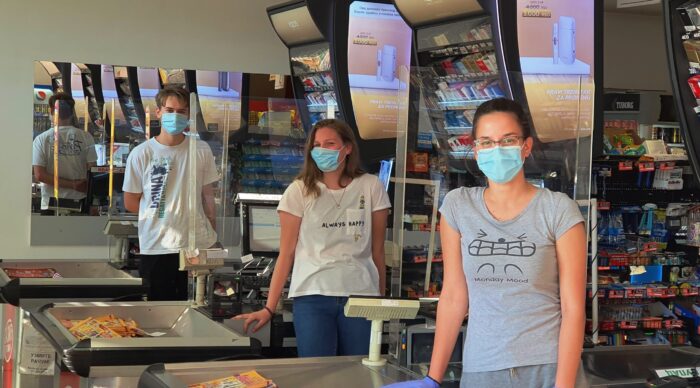 Рад на каси се брзо учи