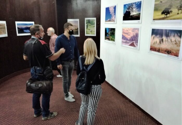 Са отварања изложбе Милоша Караклића у Бајиној Башти