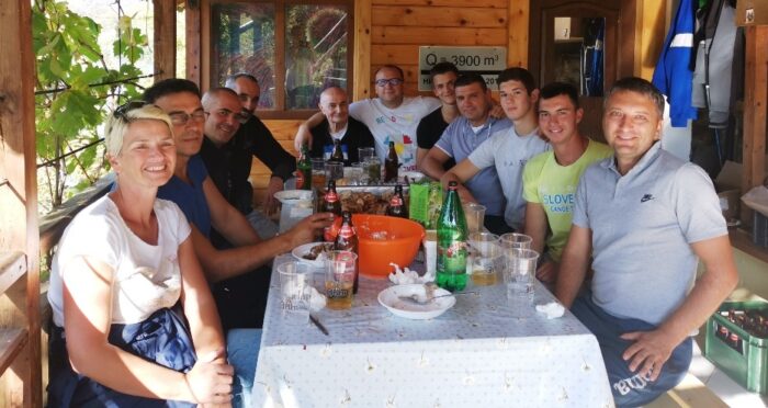 Detalj sa skromne proslave u klubu