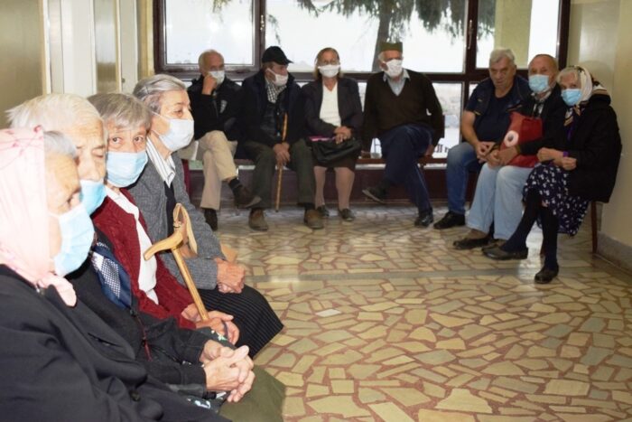 Puna cekaonica za vakcinu