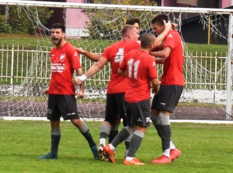 Radost igraca Sloge posle gola Nemanje Zivkovica