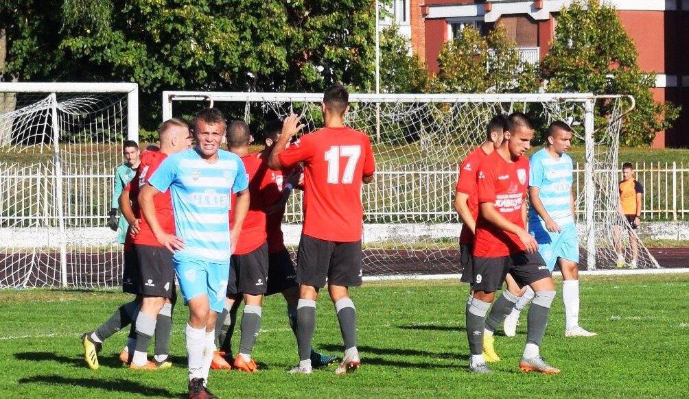 Radost igraca Sloge posle gola Zivkovica