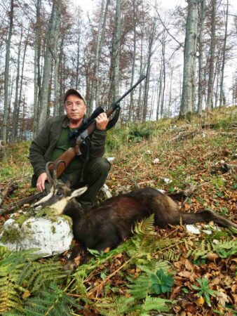 Miroslav Baratovic sa odstreljenim divojarcem