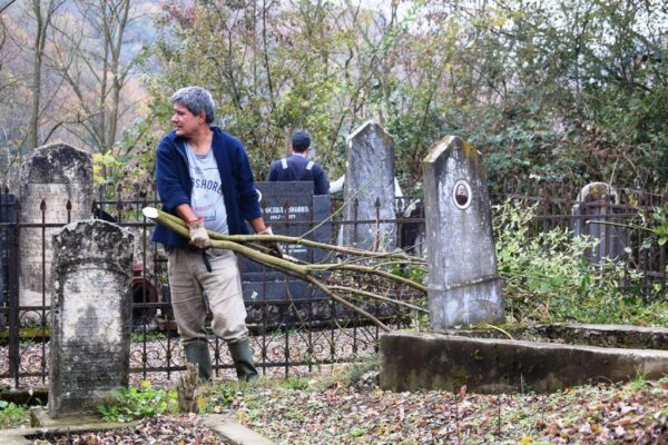 МЗ Рогачица - гробље - уређење