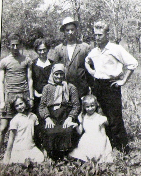 Породица Веизовићи на окупу