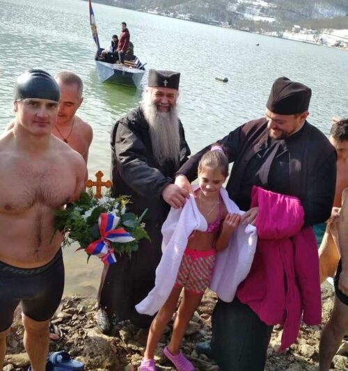 Победник са Часним крстом