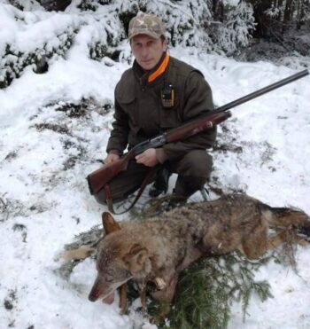 Milomir Baratovic sa dostreljenom vucicom