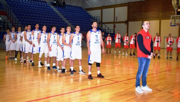 Слушање химне