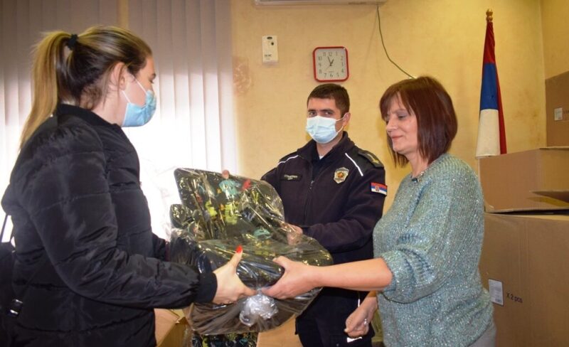 Са последње акције расподеле 50 дечјих седишта