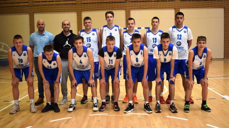 Кадети Студента ИЗ бАЈИНЕ бАШТЕ