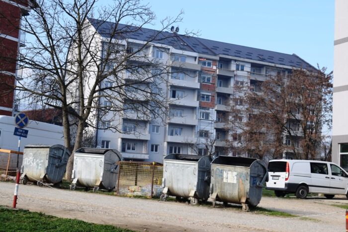 Стамбена зграда у насељу Колонија