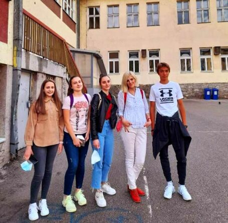 Ucenici OS Rajak Pavicec - uscesnici okruznog takmicenja iz srpskog jezika (1)