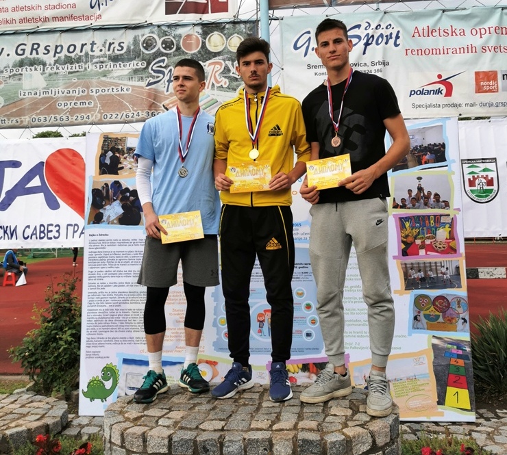 Дарко Јовановић на победничком постољу