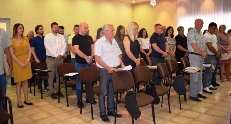 Минут ћутања за преминуле одборнике