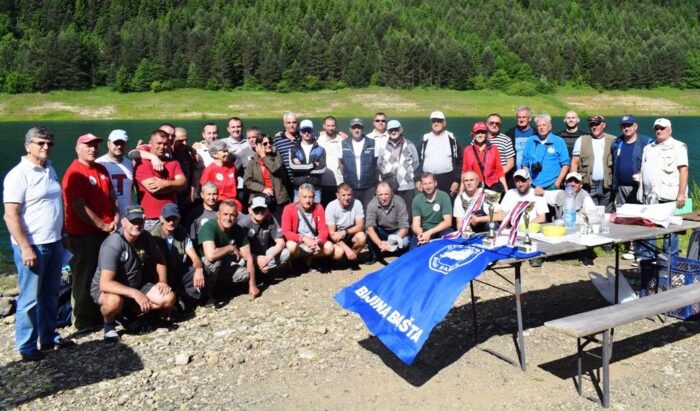Учесници риболовачког КУП-а Бајине Баште