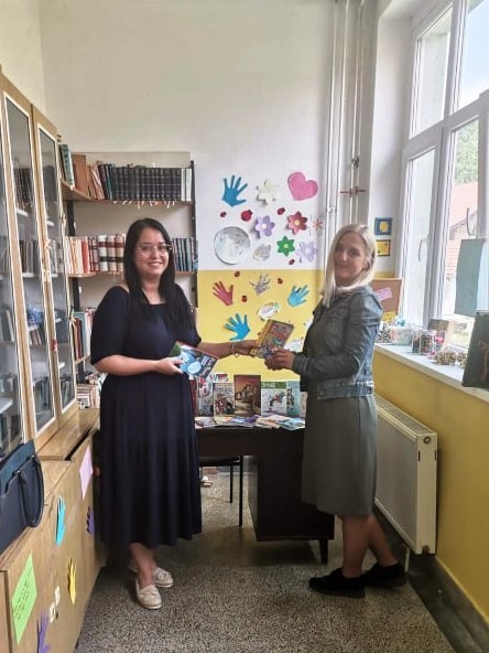 Поклон библиотеци -Тијана Митровић и Бојана Петронијевић