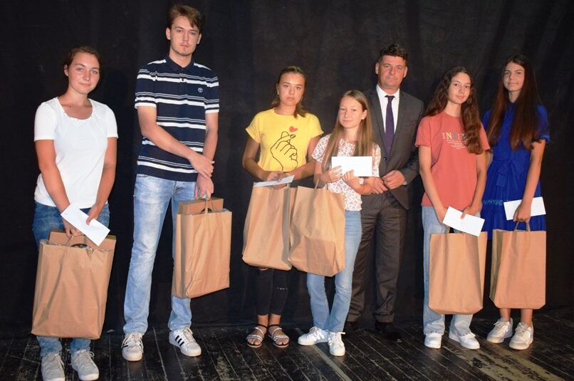 Ђаци генерације