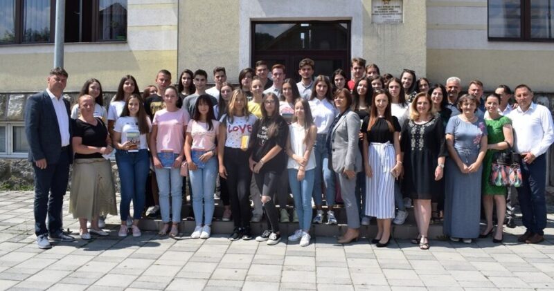 Zajednici snimak ispred opstine