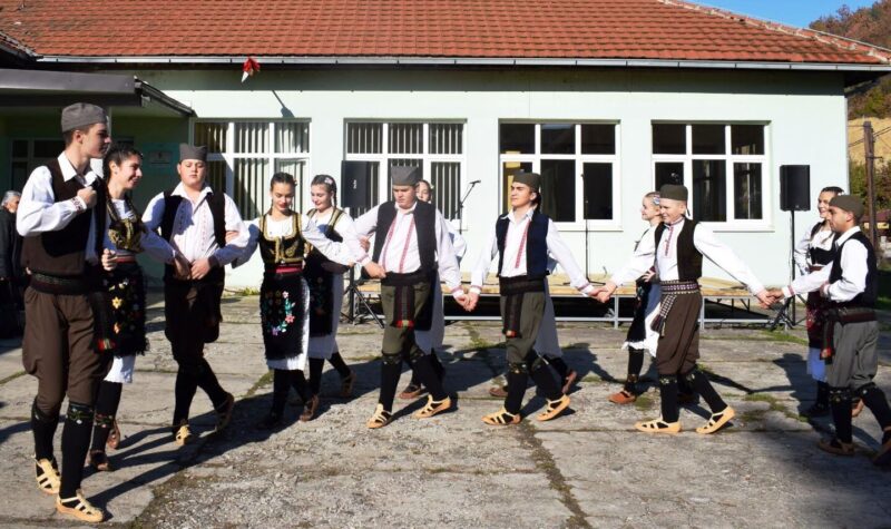 Наступ чланова КУД-а Јелек