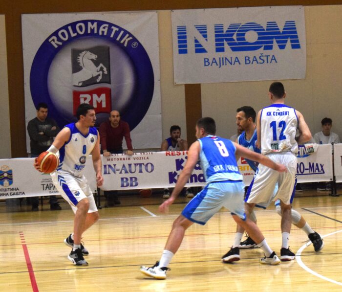 СЕЛАКОВИЋ У АКЦИЈИ