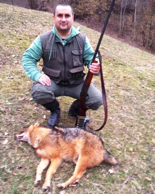 Branko Lukic sa odstreljenim sakalom
