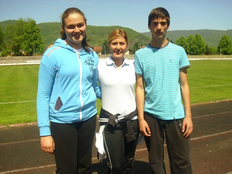 ВИОЛЕТА СА АТЛЕТИЧАРИМА ИЗ РОГАЧИЦЕ