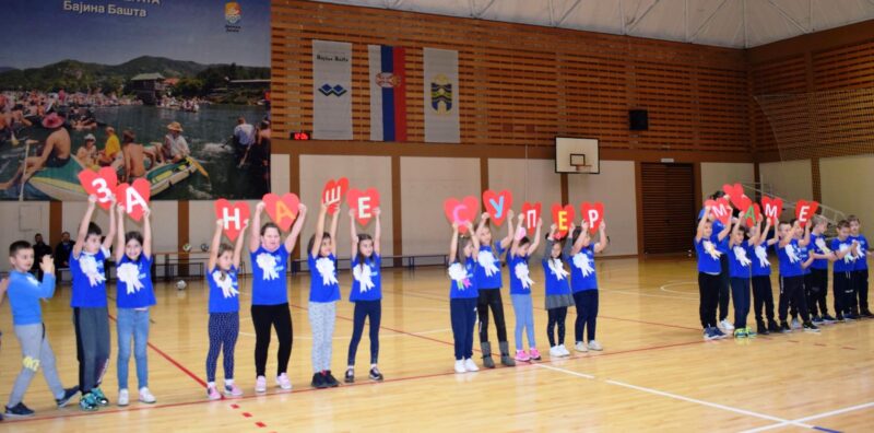 Приредба првачића поводом 8. марта