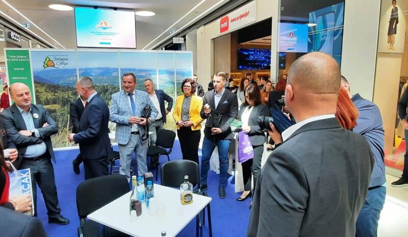 Министарка туризма РС, министар спољне трговине БиХ, директор Туристичке организације РС и српски конзул у Бањалуци у разговору са директором ТО „Тара-Дрина“ Миланом Ђурићем