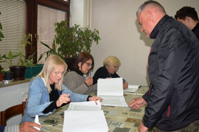 Са бирачког места у Бајиној Башти