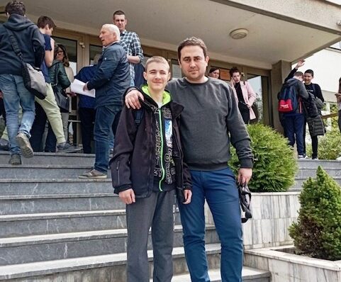 Лазар Ђунисијевић са наставником Николићем