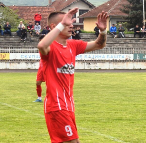 Стрелац гола Веселиновић