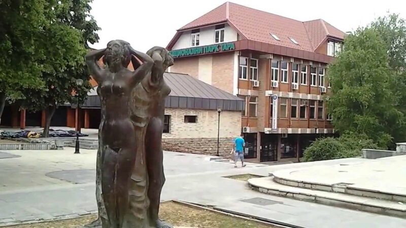 Три грације, некадашњи детаљ са градског трга